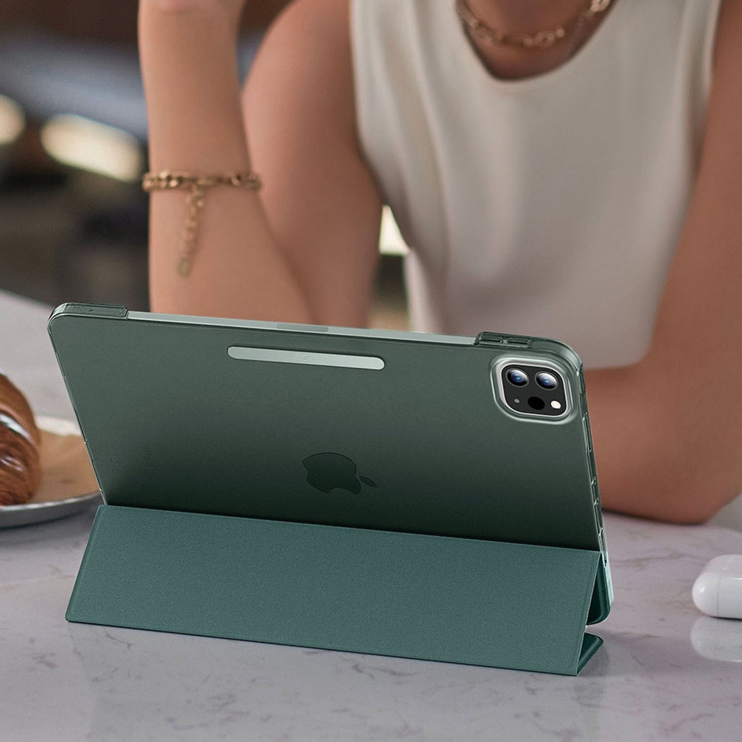 iPad Pro 11-inch (M4 2024/M5 2025) Case - Tri-Fold Folio | Venture Series