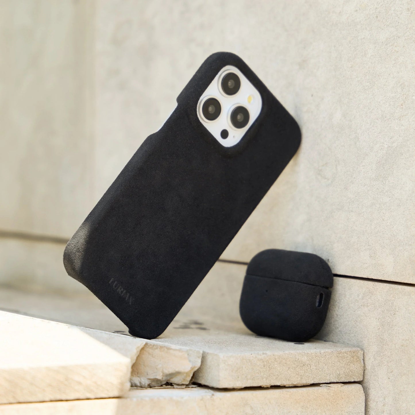 The Minimal — iPhone 15 Case