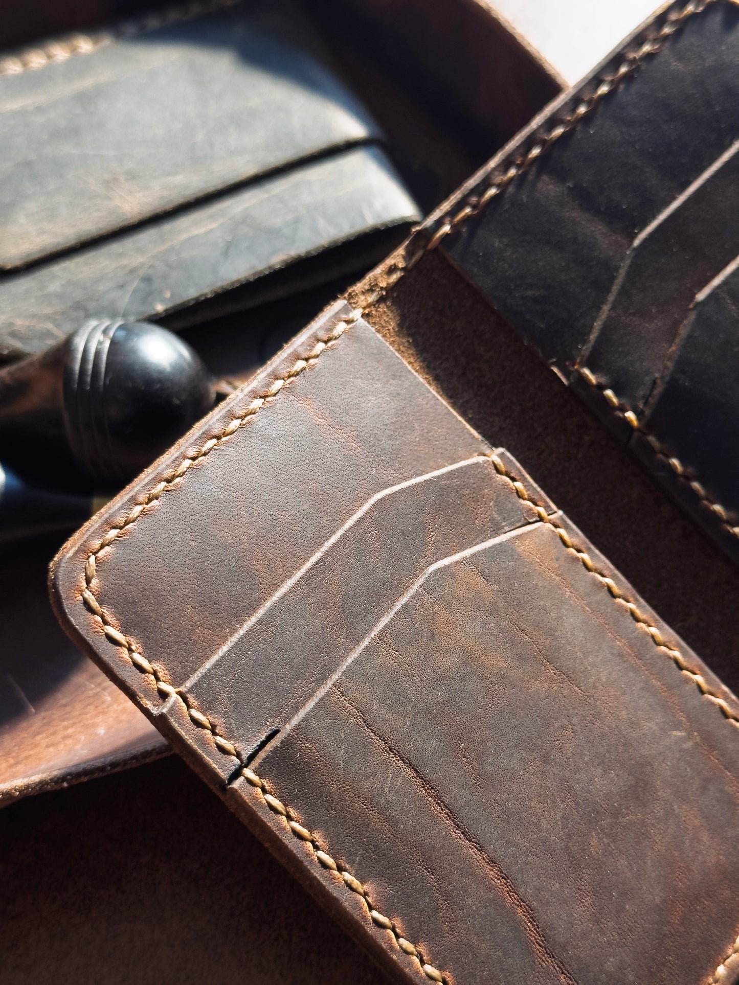 Captain Wallet - Handmade Full-Grain Leather Vertical Wallet | Yarets Leather